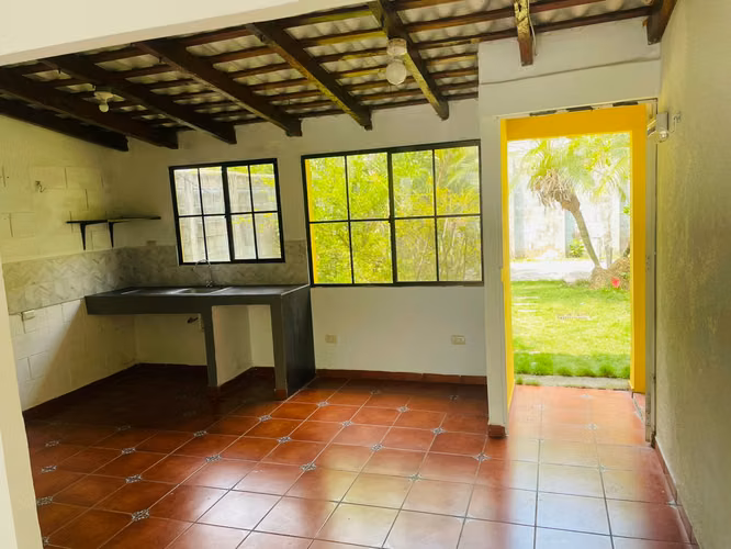 CASA EN ALQUILER EN QUEZALTEPEQUE, PAMPLONA