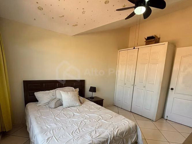 Casa en alquiler en Santa Tecla