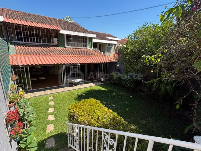 Casa en alquiler en Santa Tecla