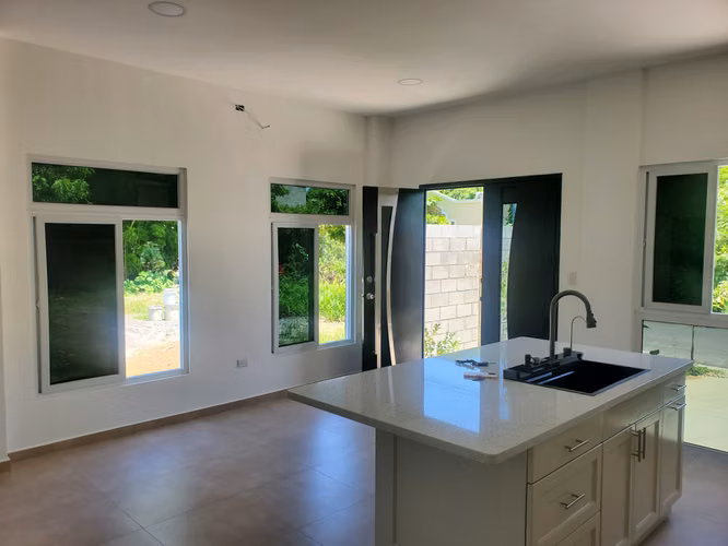 # SE VENDE CASA EN RESIDENCIAL BARCELONA - Imagen 6