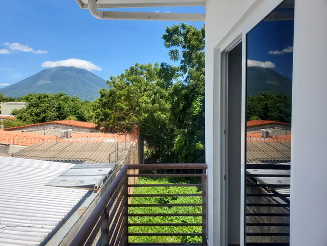 # SE VENDE CASA EN RESIDENCIAL BARCELONA - Imagen 9