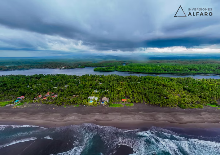Exclusivo Terreno de 3.5 Mz frente a mar y bocana en Barra de Santiago - Imagen 5