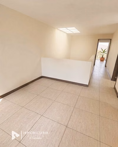 Casa Escalón con jardín, terraza y vistas al volcán 1,990 uso.