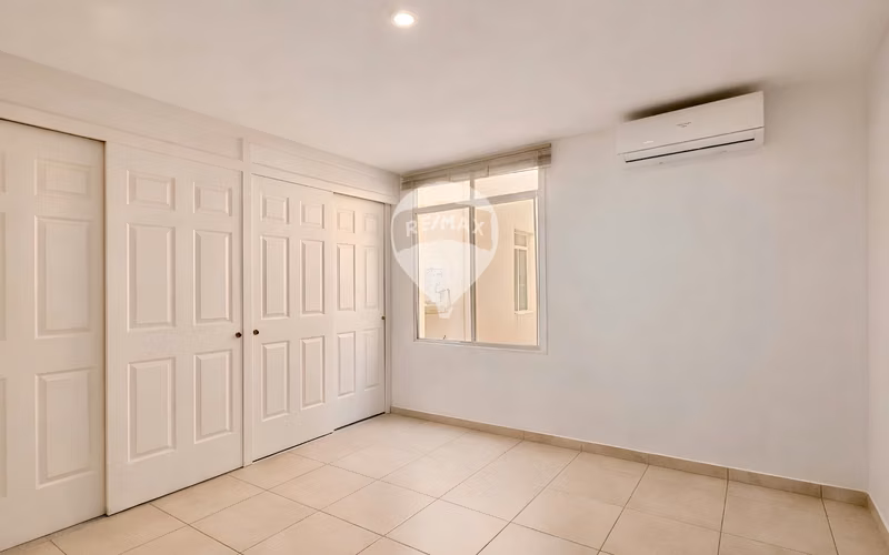 Vta. | Apto | Las Gardenias | Col. Escalón