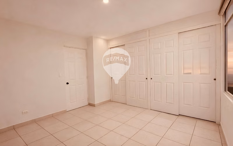 Vta. | Apto | Las Gardenias | Col. Escalón