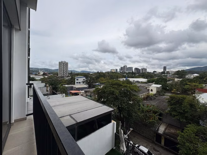 Apartamento en Venta en Colonia Escalón | 3 Habitaciones | Vista a la Ciudad | Airbnb Permitido