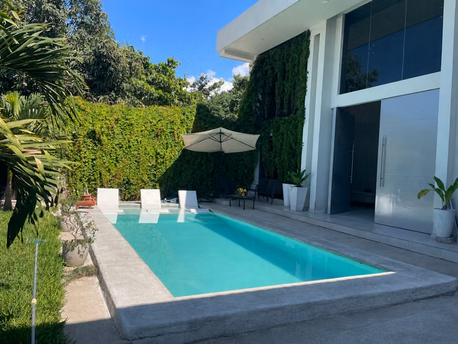 VENTA DE CASA MODERNA CON BODEGA Y OFICINAS EN LOURDES, COLÓN, LA LIBERTAD - Imagen 8