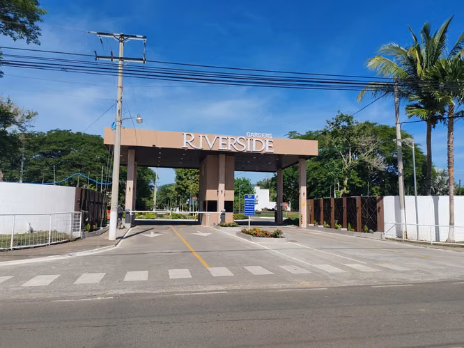 RIVERSIDE PARK, SAN MIGUEL
