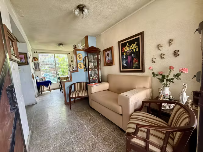 CASA EN VENTA CONTIGUO CENTRO COMERCIAL SAN LUIS