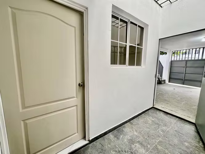 Venta de Casa en Residencial Santa Teresa en Privado