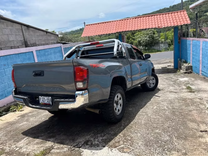TOYOTA TACOMA 2023