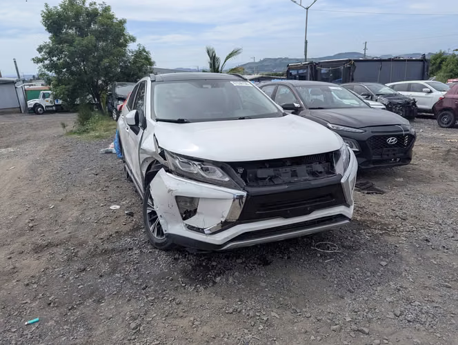 MITSUBISHI ECLIPSE CROS 2019 YA EN ADUANA