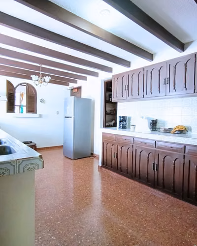 Casa en VENTA en Parte Alta de Col. Escalón ideal para vivienda o para oficinas - Imagen 2