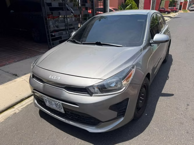 Vendo Kia Rio 20022
