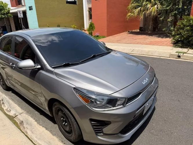 Vendo Kia Rio 20022