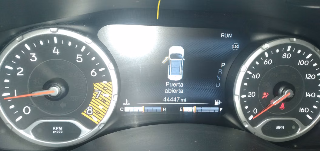 JEEP RENEGADE 4×4 TURBO MOTOR 1.3 MUY ECONOMICA TARGETA AMI NONBRE