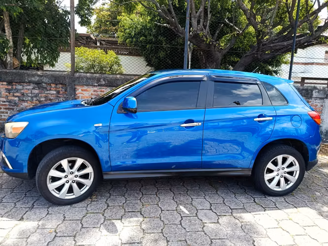 Mitsubishi Outlander Sport 2015.