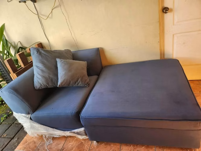 Bed-type corner with its cushions