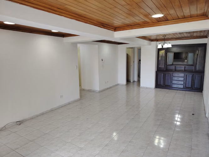 VENDO APARTAMENTO EN PENTHOUSE ESCALON