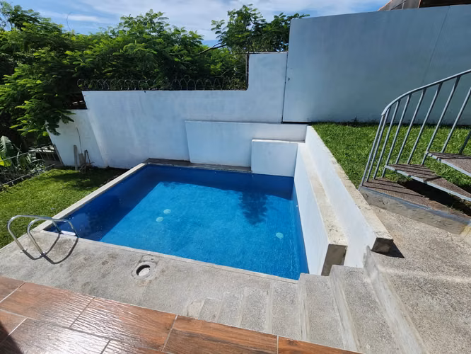 SE VENDE O SE ALQUILA CASA RESIDENCIAL LA MONTAÑA II, MODERNA - Imagen 13