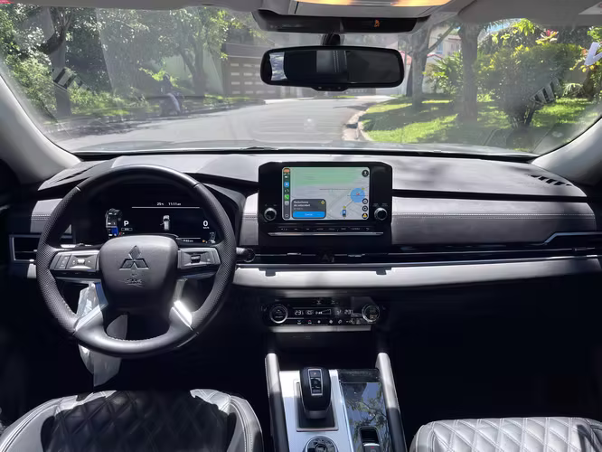 Mitsubishi outlander 2024