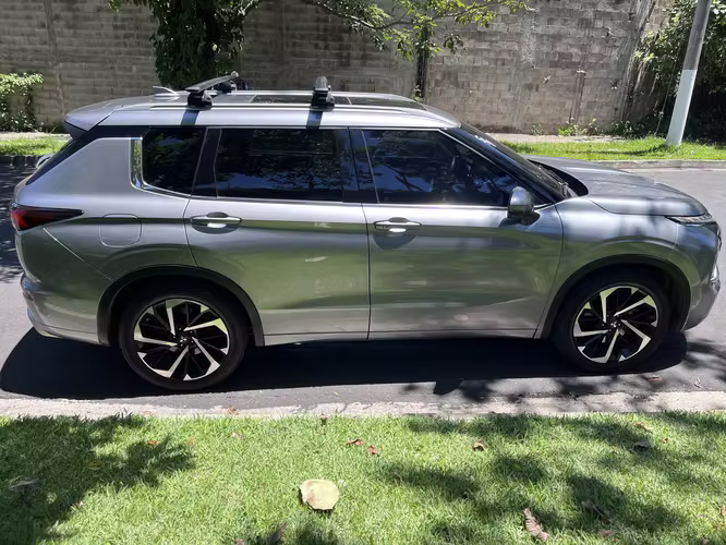 Mitsubishi outlander 2024
