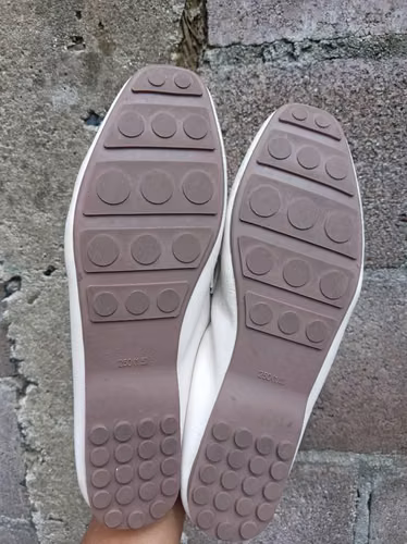 Zapatos Mocasines Blancos Talla 9 · Cómodos · Como nuevos · $10 · Entrega sin costo en todo San Salvador
