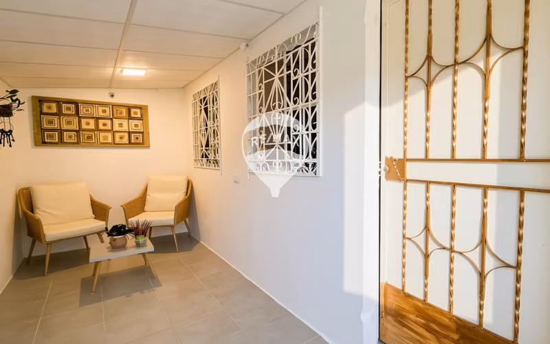 Vta. | Casa | A puerta Cerrada | Altavista