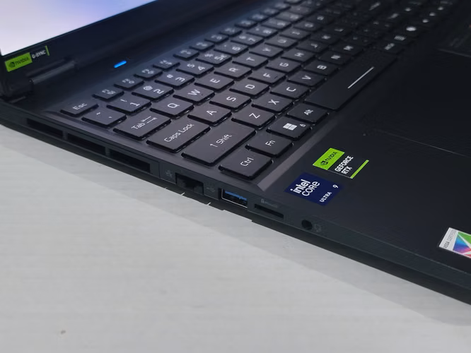 Vendo Acer Predator Neo 16S AI, Ultra 9 275HX, RTX 5060, 16gb, 1Tb, Perfecta para profesionales, creadores de contenido y gamer