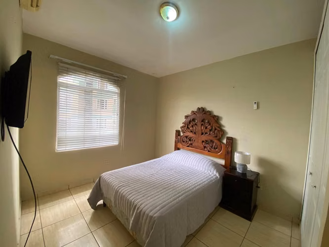 Apto Amueblado Amplio en Colonia San Benito | US$1,500