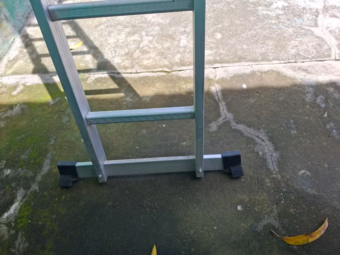 VENDO ESCALERA ARTICULADA USADA