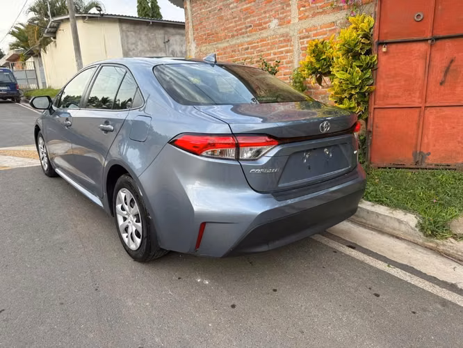 Vendo Toyota Corolla 2023, ya con placas, recién importado, frente limpio pocas millas