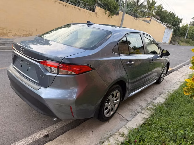 Vendo Toyota Corolla 2023, ya con placas, recién importado, frente limpio pocas millas