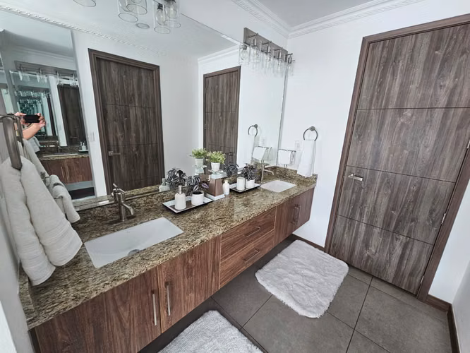 ALQUILER APARTAMENTO DE LUJO AMUEBLADO DE 3 HABITACIONES CON AMPLIA TERRAZA PUERTA DEL ALMA