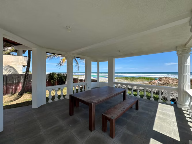  VENTA | RANCHO DE PLAYA FRENTE AL MAR  Costa del Sol
