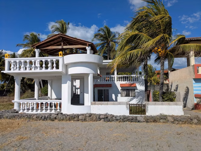  VENTA | RANCHO DE PLAYA FRENTE AL MAR  Costa del Sol