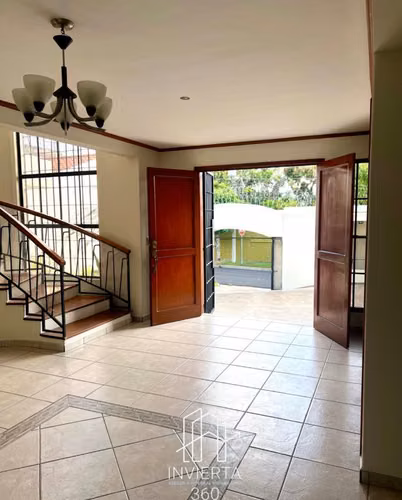SE ALQUILA HERMOSA CASA