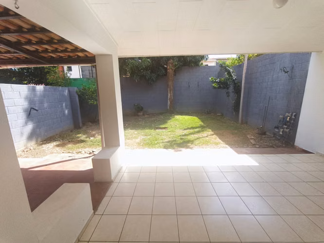 MIRAMAR ALQUILER CASA $1,150 PRIVADO