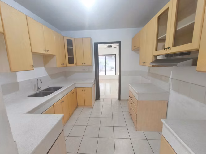 MIRAMAR ALQUILER CASA $1,150 PRIVADO