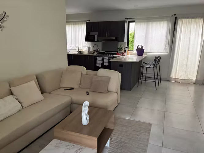 VENTA DE CASA EN RESIDENCIAL LAS PÉRGOLA, Zaragoza, La Libertad.