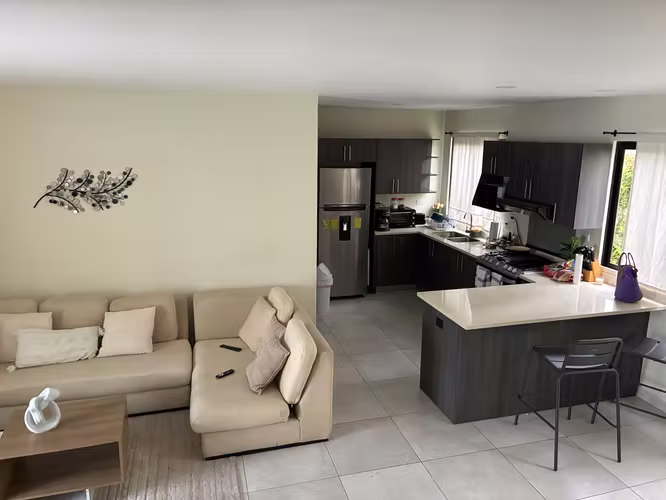 VENTA DE CASA EN RESIDENCIAL LAS PÉRGOLA, Zaragoza, La Libertad.