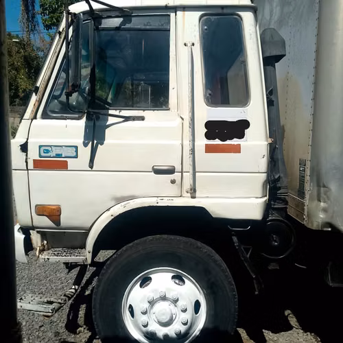 Nissan UD 1988 - 8 Toneladas - Furgón 24 Pies - Listo para Trabajar