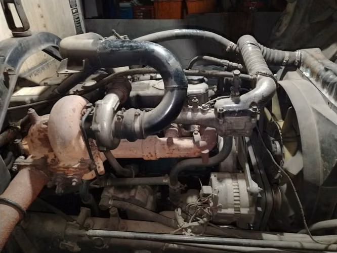 Nissan UD 1988 - 8 Toneladas - Furgón 24 Pies - Listo para Trabajar
