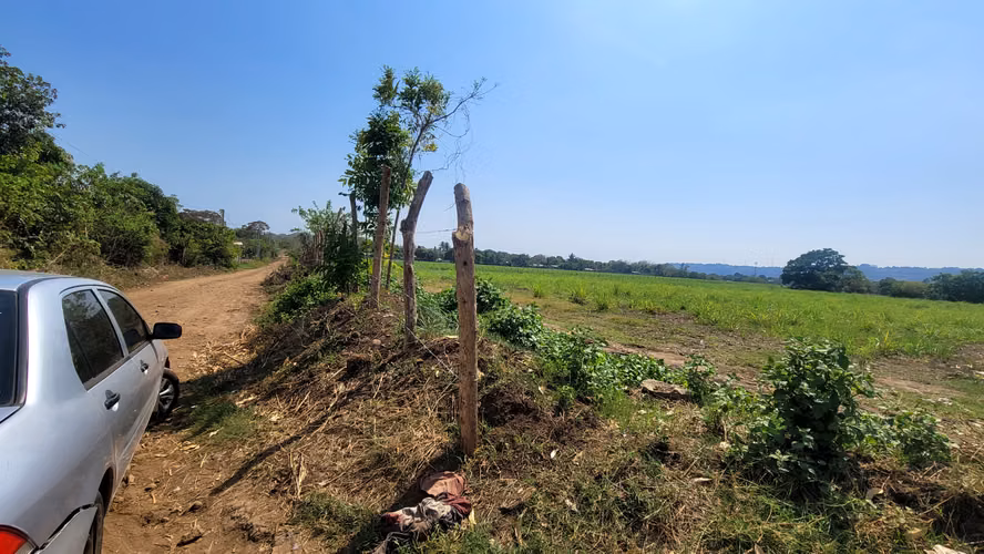 Terreno en alquiler en Sonsonate – Ideal para camiones, logística (3 manzanas)
