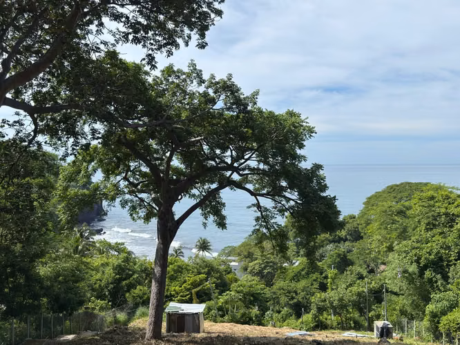 ¡Venta de Terreno Privado con Espectacular Vista al Mar en Playa Shalpa! Doble Acceso.