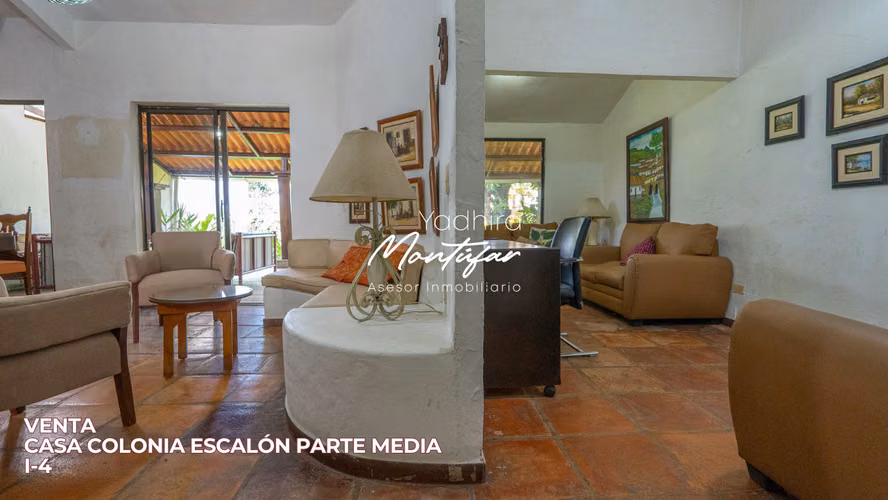 CASA EN VENTA EN COLONIA ESCALON DE UN NIVEL EN PARTE MEDIA I-4