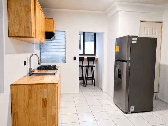 Alquiler de apartamento amueblado en Colonia Santa Lucía, Santa Ana Centro