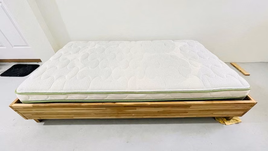 Se vende cama y colchón - Imagen 2