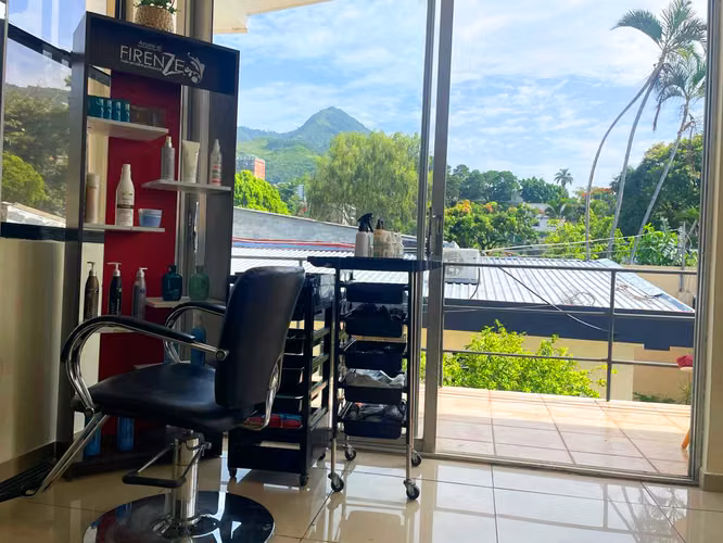 Se Vende Salón de Belleza Totalmente Equipado | Negocio Operando | Excelente Ubicación