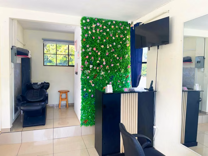 Se Vende Salón de Belleza Totalmente Equipado | Negocio Operando | Excelente Ubicación